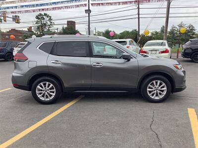 2018 Nissan Rogue SV   - Photo 8 - Hatboro, PA 19040