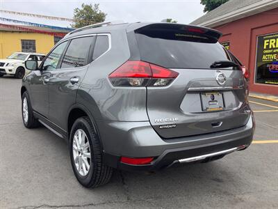 2018 Nissan Rogue SV   - Photo 5 - Hatboro, PA 19040