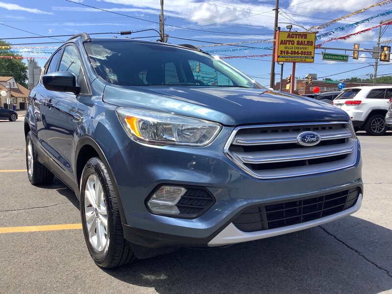 2018 Ford Escape SE   - Photo 1 - Hatboro, PA 19040