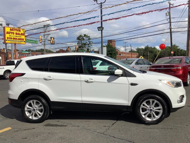 2019 Ford Escape SE - Photo 8 - Hatboro, PA 19040