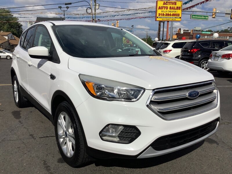 2019 Ford Escape SE   - Photo 1 - Hatboro, PA 19040