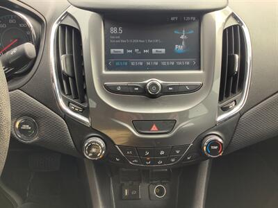 2017 Chevrolet Cruze LT Auto - Photo 20 - Hatboro, PA 19040