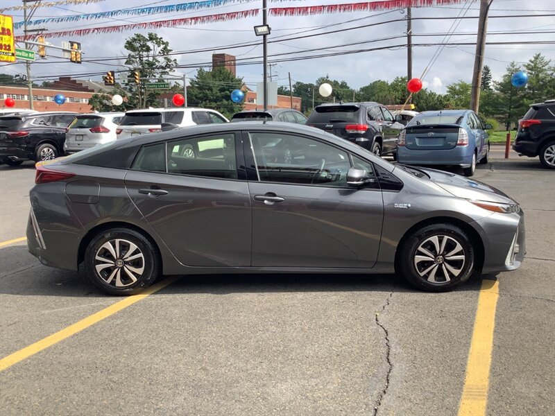 2017 Toyota Prius Prime Plus - Photo 8 - Hatboro, PA 19040
