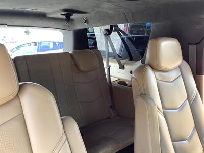 2019 Cadillac Escalade ESV Platinum   - Photo 15 - Hatboro, PA 19040