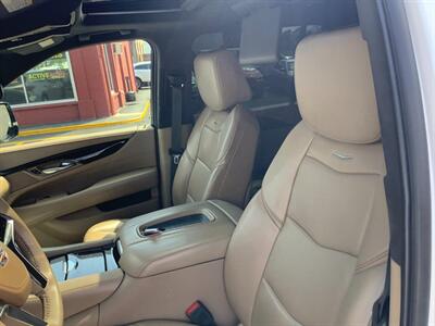 2019 Cadillac Escalade ESV Platinum   - Photo 10 - Hatboro, PA 19040