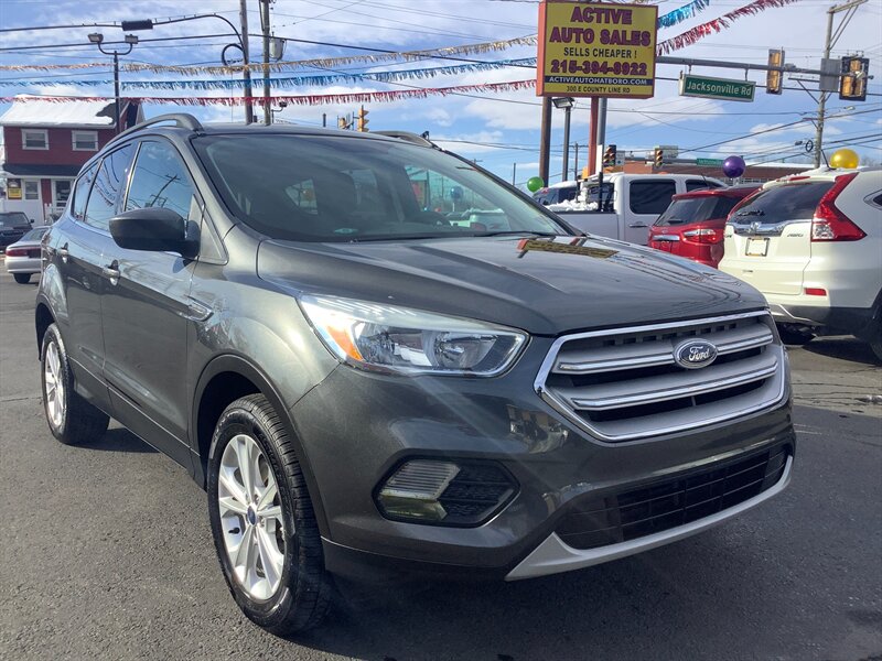 2018 Ford Escape SE   - Photo 1 - Hatboro, PA 19040