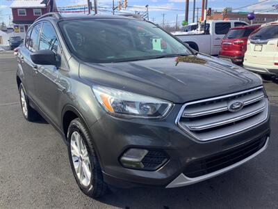2018 Ford Escape SE   - Photo 2 - Hatboro, PA 19040