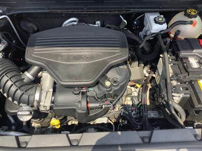 2021 GMC Acadia SLT   - Photo 7 - Hatboro, PA 19040