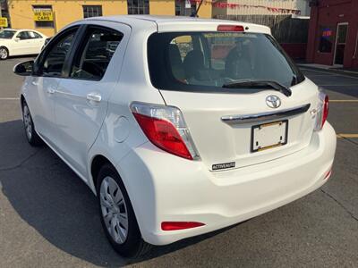 2013 Toyota Yaris 5-Door LE - Photo 6 - Hatboro, PA 19040