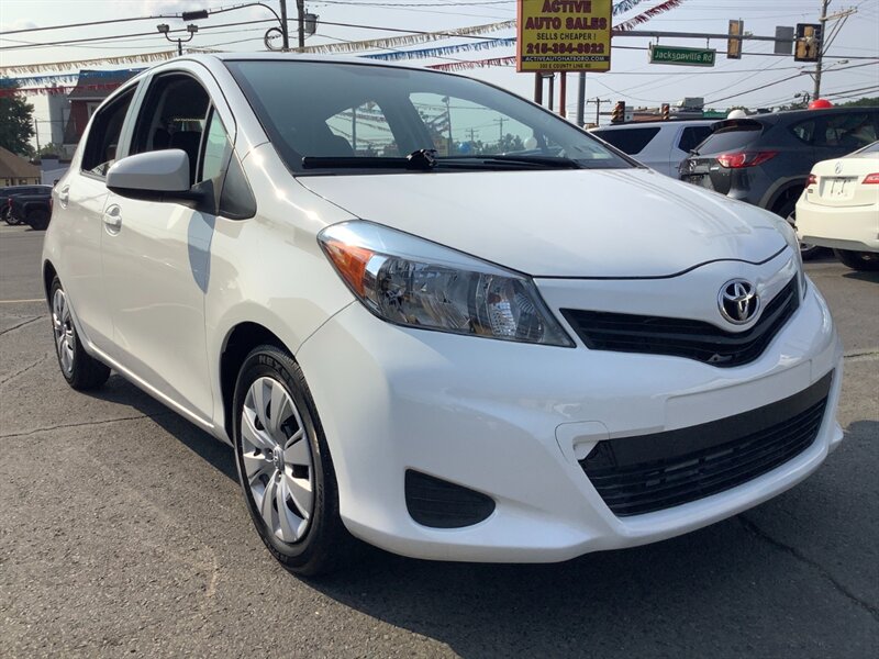 2013 Toyota Yaris 5-Door LE   - Photo 1 - Hatboro, PA 19040