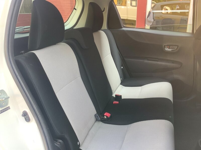2013 Toyota Yaris 5-Door LE - Photo 15 - Hatboro, PA 19040