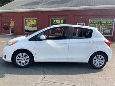 2013 Toyota Yaris 5-Door LE - Photo 5 - Hatboro, PA 19040
