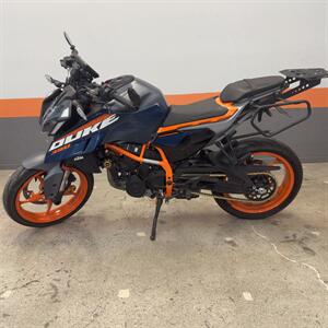 2024 KTM 390 DUKE   - Photo 2 - Las Vegas, NV 89146