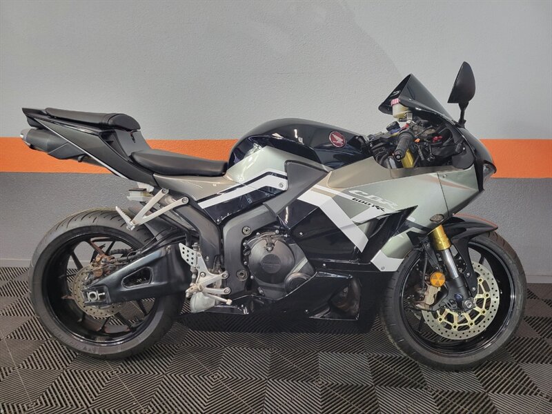 2022 HONDA CBR600-RR  
