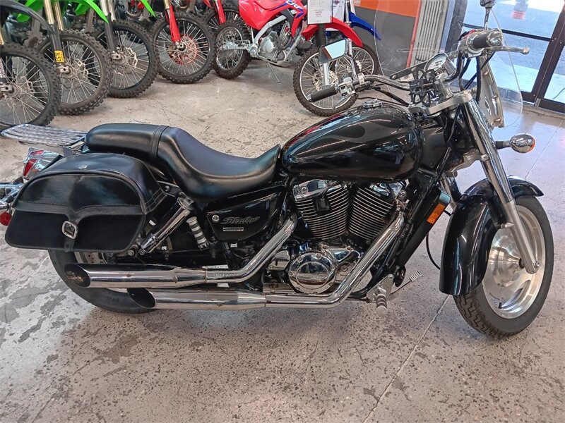 2004 HONDA SHADOW VT1100 C2  