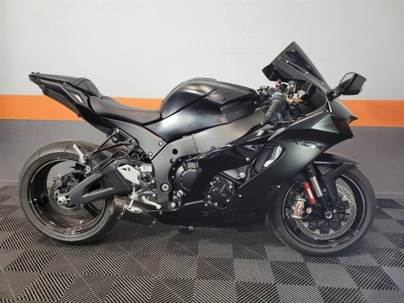 2024 Kawasaki ZX10R   - Photo 1 - Las Vegas, NV 89146