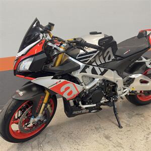 2016 Aprilia Tuono V4 1100 RR   - Photo 10 - Las Vegas, NV 89146