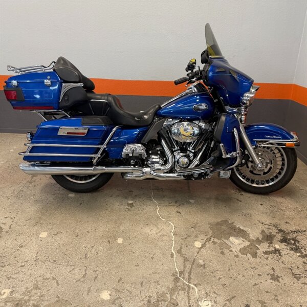 2010 HARLEY DAVIDSON FLHTCU  