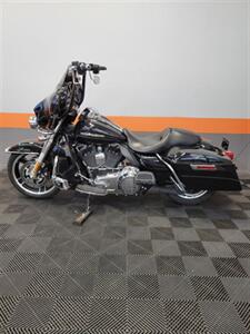 2015 Harley Davidson Electra Glide Ultra Limit FLHTK   - Photo 2 - Las Vegas, NV 89146