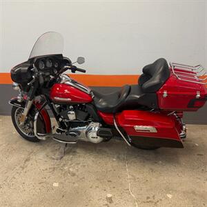 2011 HARLEY DAVIDSON FLHTK ELECTRA GLIDE   - Photo 2 - Las Vegas, NV 89146