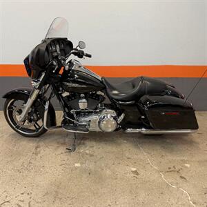 2014 HARLEY DAVIDSON FLHX STREET GLIDE   - Photo 2 - Las Vegas, NV 89146