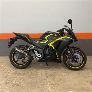 2015 HONDA CBr300r - Photo 1 - Las Vegas, NV 89146
