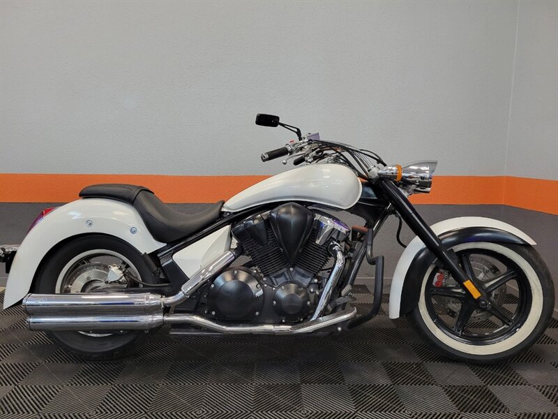 2011 HONDA VT1300  