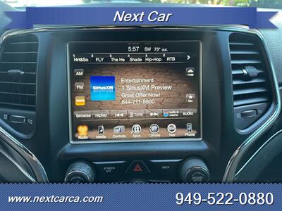 2017 Jeep Grand Cherokee Limited 2WD  With Back up Camera - Photo 10 - Irvine, CA 92614
