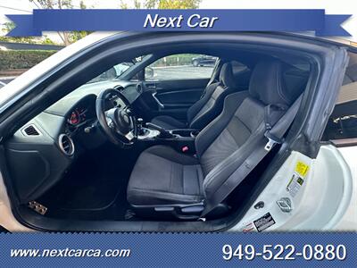 2017 Toyota 86 6 Speed Manual With Back up Camera - Photo 9 - Irvine, CA 92614