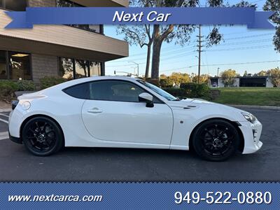 2017 Toyota 86 6 Speed Manual With Back up Camera - Photo 2 - Irvine, CA 92614