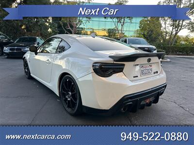 2017 Toyota 86 6 Speed Manual With Back up Camera - Photo 5 - Irvine, CA 92614
