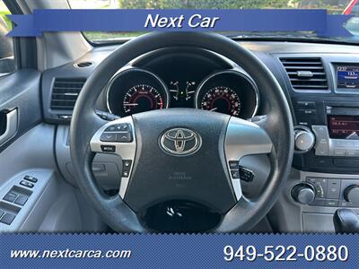 2012 Toyota Highlander  With Back up Camera & Third Row Seating - Photo 16 - Irvine, CA 92614