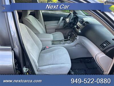 2012 Toyota Highlander  With Back up Camera & Third Row Seating - Photo 20 - Irvine, CA 92614