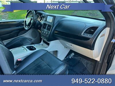 2017 Dodge Grand Caravan SXT  With Back up Camera & Third Row Seating - Photo 22 - Irvine, CA 92614