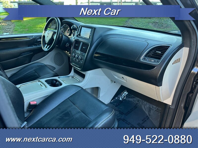 2017 Dodge Grand Caravan SXT photo 19