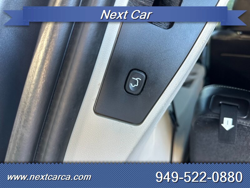 2017 Dodge Grand Caravan SXT photo 23