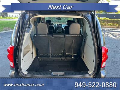 2017 Dodge Grand Caravan SXT  With Back up Camera & Third Row Seating - Photo 25 - Irvine, CA 92614