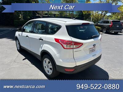 2015 Ford Escape S  2WD  Low Mileage & With Back up Camera - Photo 5 - Irvine, CA 92614