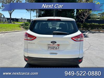 2015 Ford Escape S  2WD  Low Mileage & With Back up Camera - Photo 4 - Irvine, CA 92614