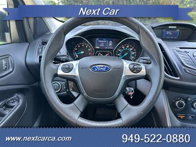 2015 Ford Escape S  2WD  Low Mileage & With Back up Camera - Photo 16 - Irvine, CA 92614