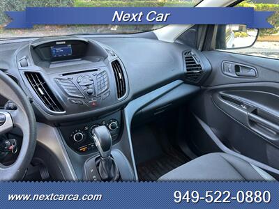 2015 Ford Escape S  2WD  Low Mileage & With Back up Camera - Photo 14 - Irvine, CA 92614