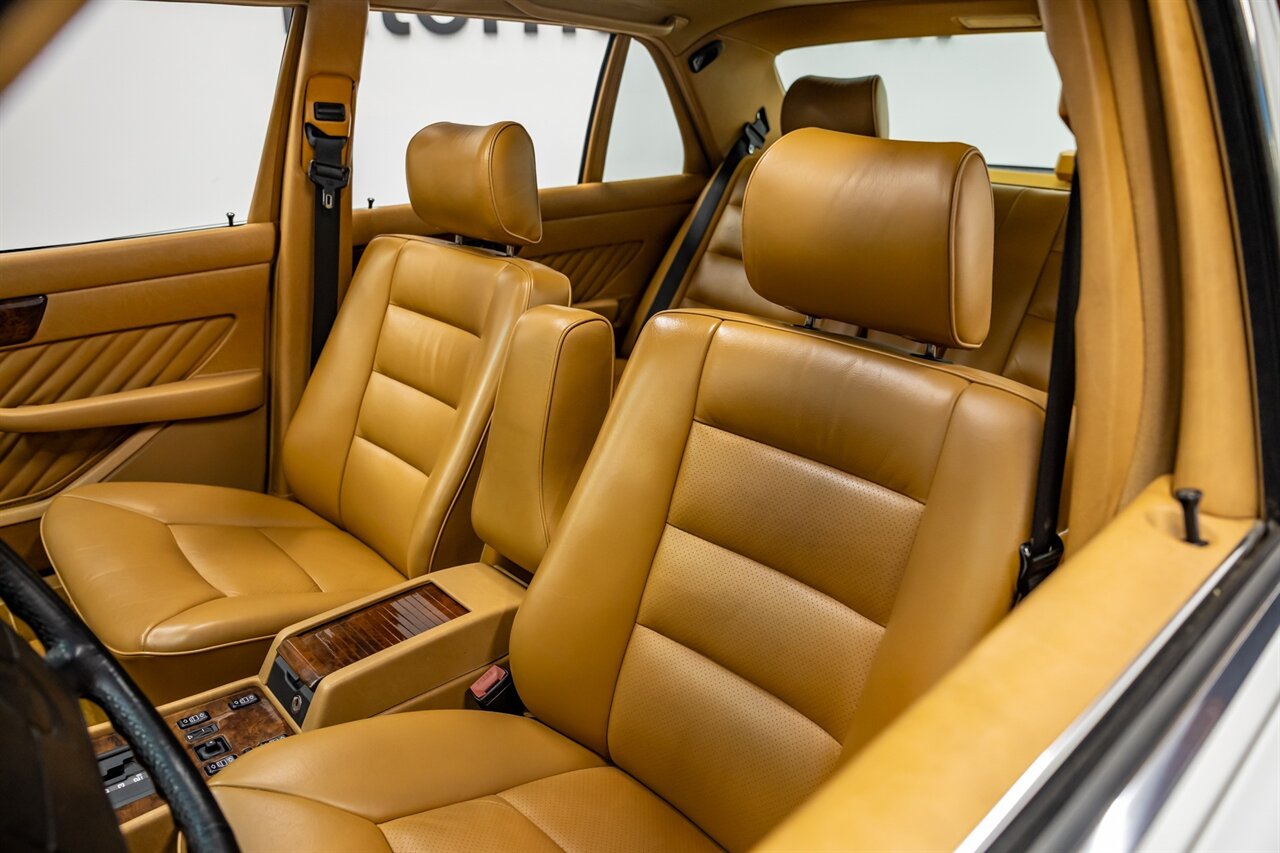 1990 Mercedes-Benz 560 SEL - Photo 2 - Springfield, MO 65802