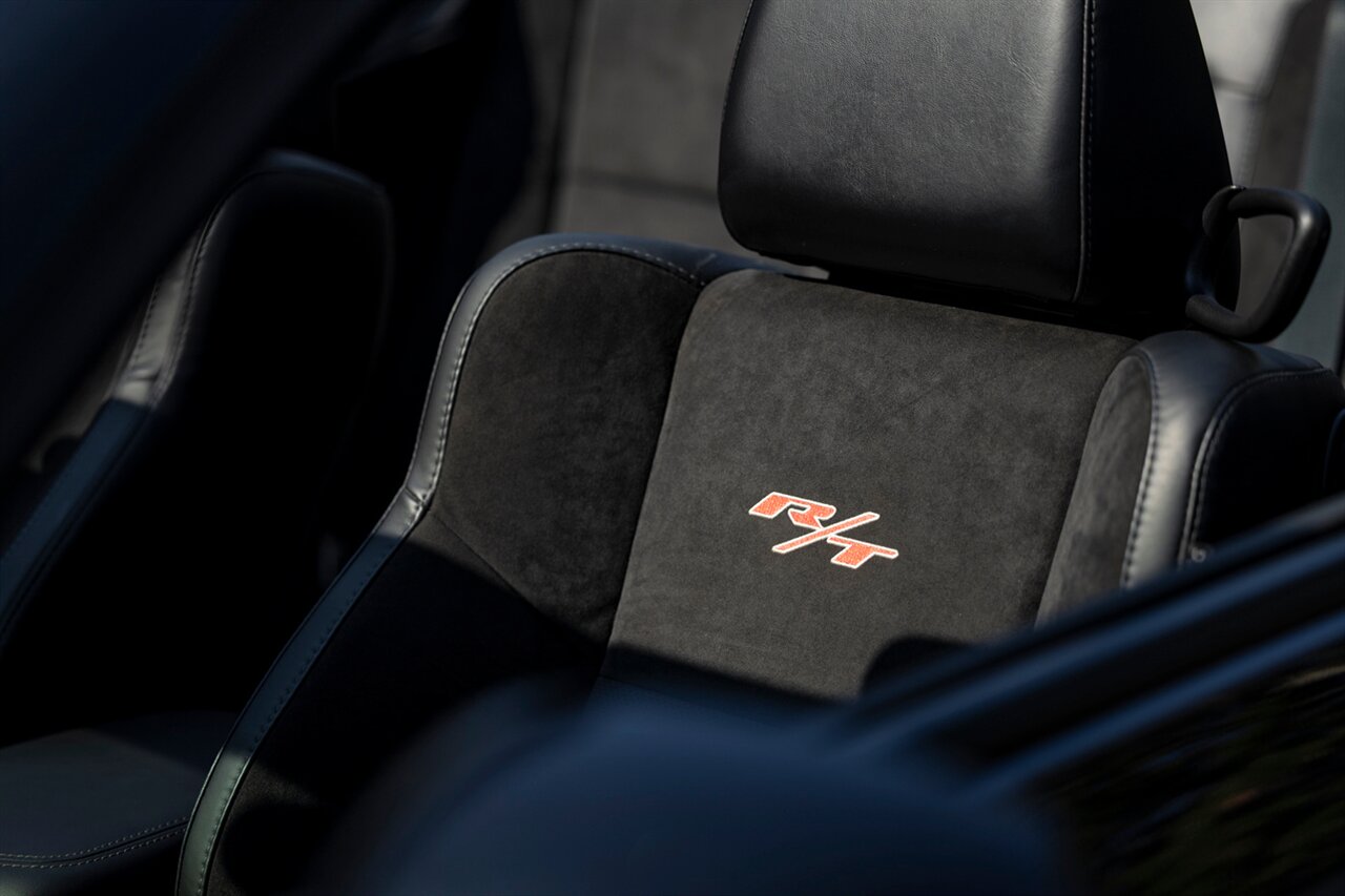 2015 Dodge Challenger R/T Plus - Photo 11 - Springfield, MO 65802