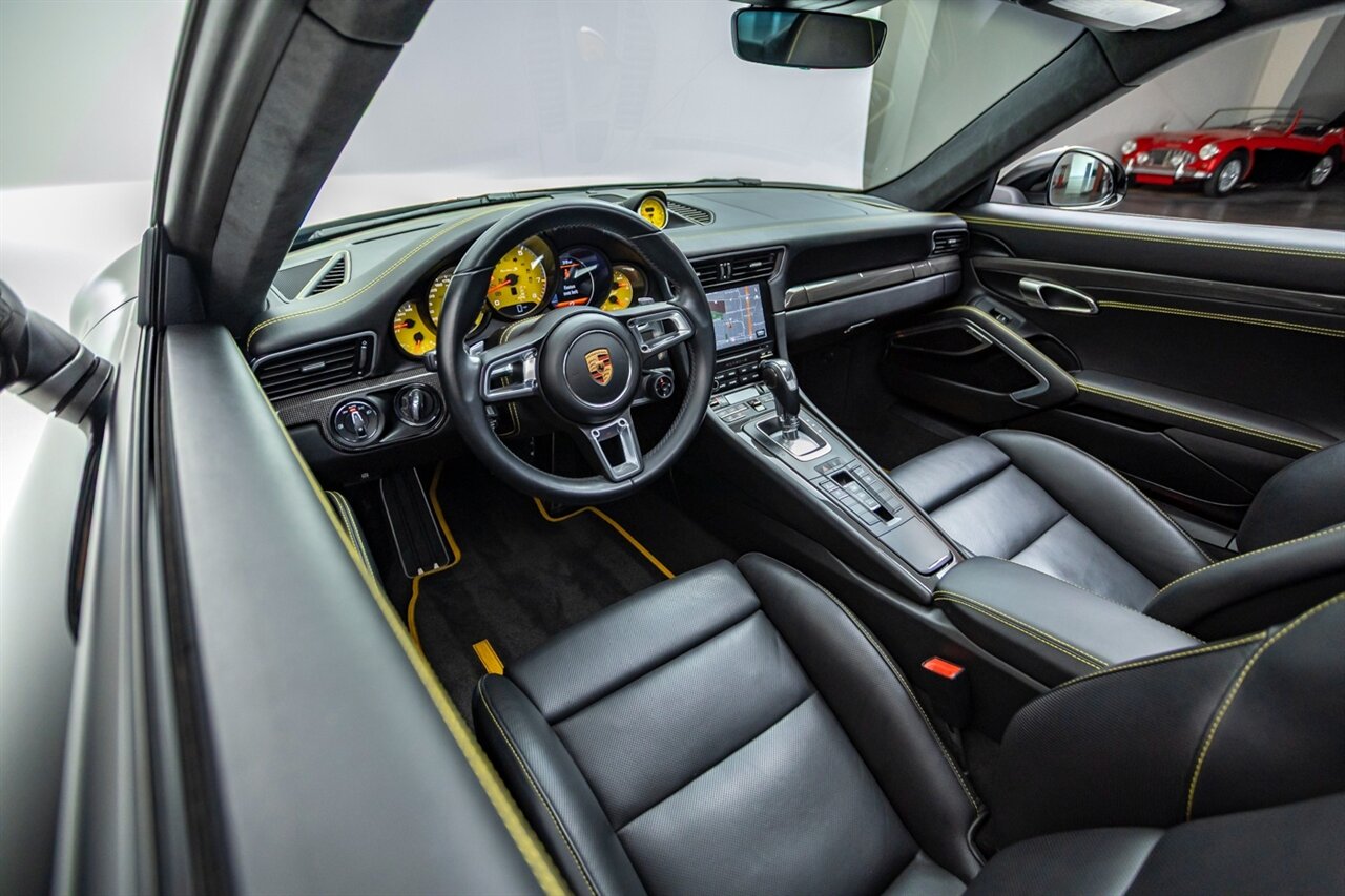 2017 Porsche 911 Turbo S   - Photo 37 - Springfield, MO 65802