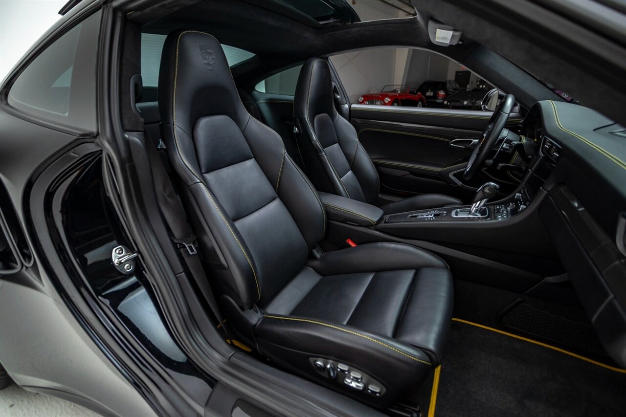 2017 Porsche 911 Turbo S   - Photo 26 - Springfield, MO 65802