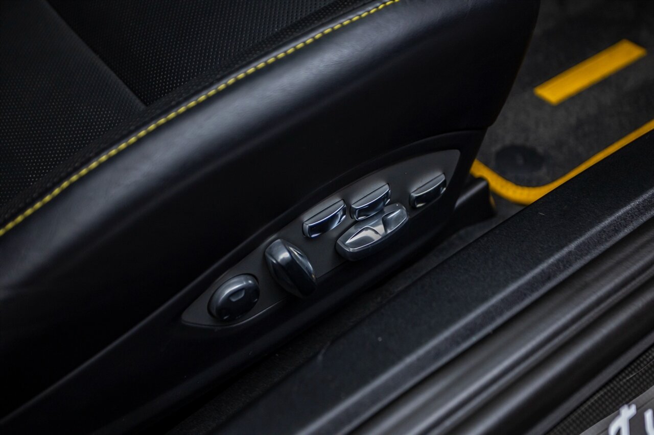 2017 Porsche 911 Turbo S   - Photo 34 - Springfield, MO 65802