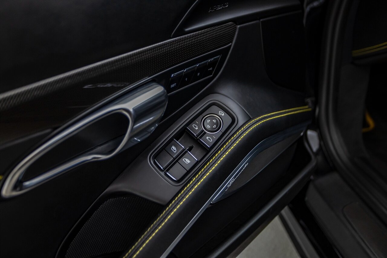 2017 Porsche 911 Turbo S   - Photo 40 - Springfield, MO 65802