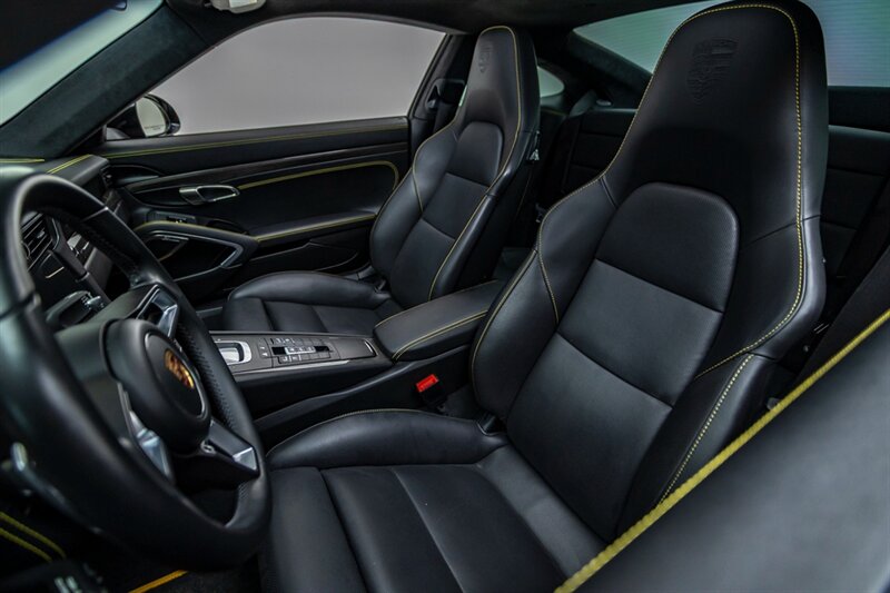 2017 Porsche 911 Turbo S  