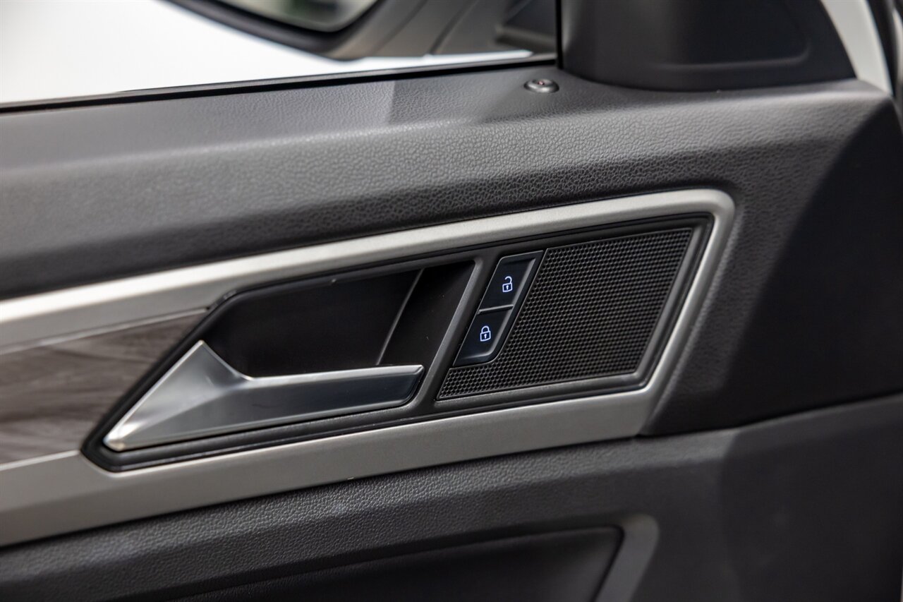 2020 Volkswagen Atlas Cross Sport SE 4Motion - Photo 33 - Springfield, MO 65802