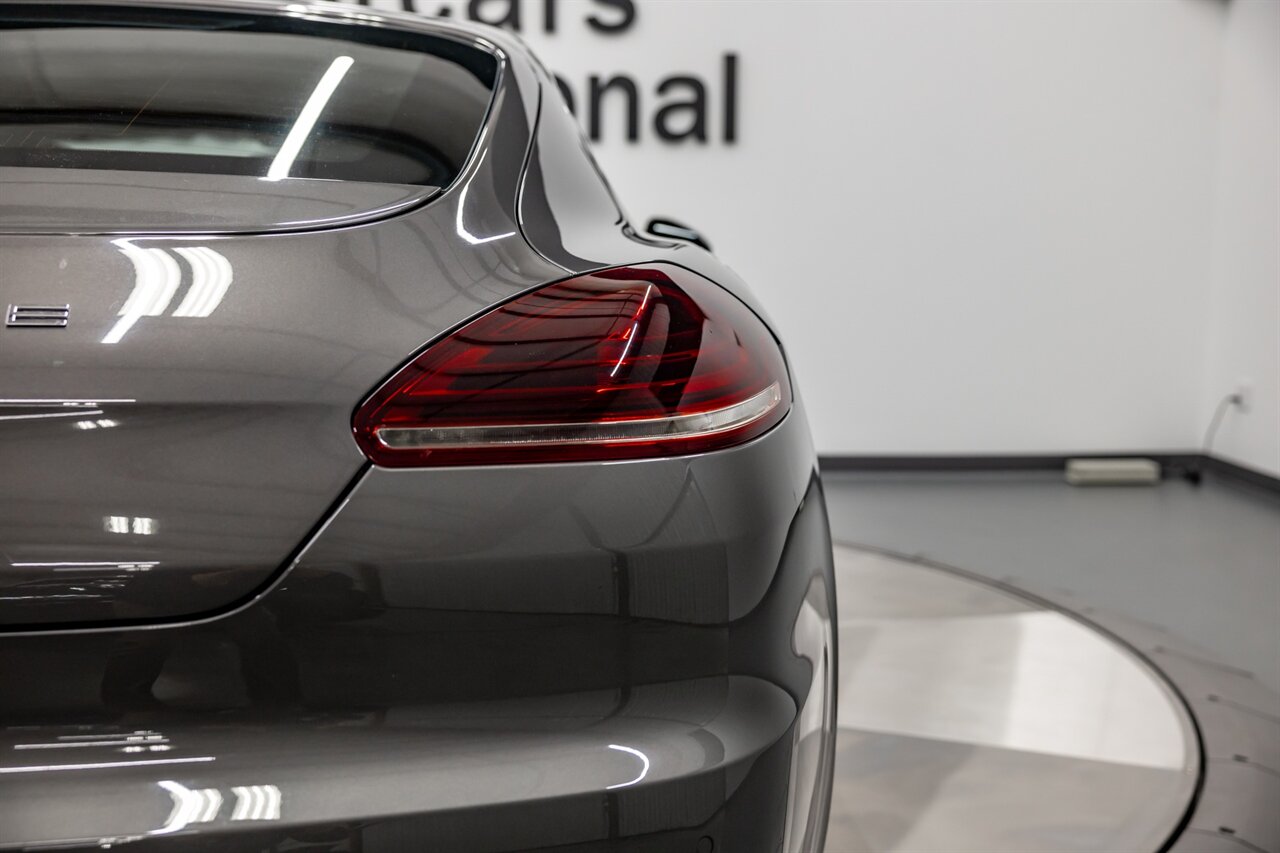 2015 Porsche Panamera Turbo S   - Photo 22 - Springfield, MO 65802